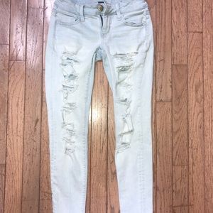 American Eagle Distressed jeans